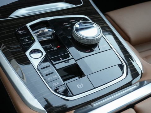 Used 2025 BMW X5 xDrive40i w/ Executive Package image 23