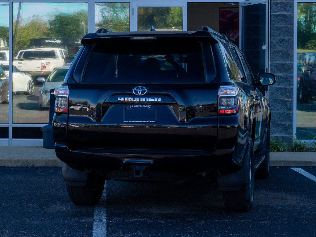 Used 2024 Toyota 4Runner SR5 Premium AWD/4WD image 3