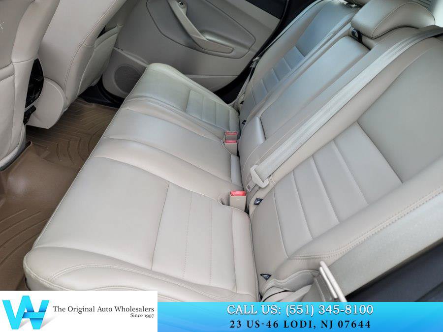Used 2013 Ford C-MAX SEL FWD image 14