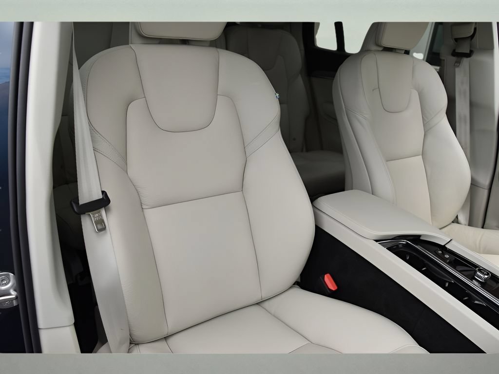 Used 2024 Volvo XC90 B6 Plus w/ Protection Package Premier AWD/4WD image 28