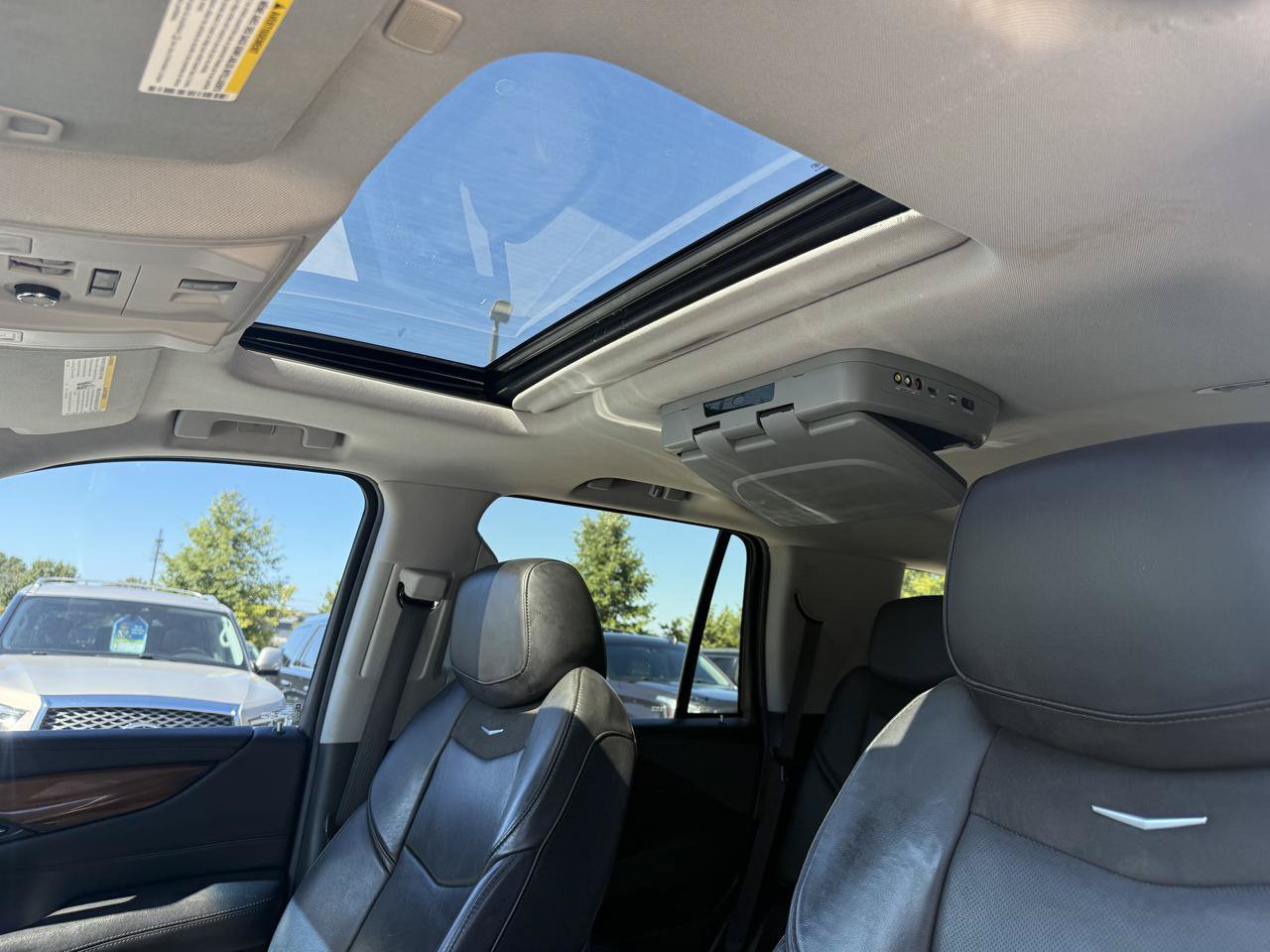 Used 2018 Cadillac Escalade Luxury RWD image 10