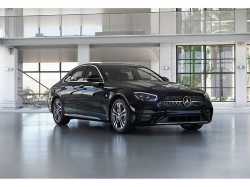 Used 2023 Mercedes-Benz E 350 4MATIC Sedan image 9