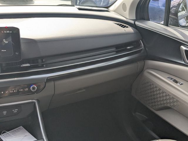 New 2027 Kia Carnival FWD image 18