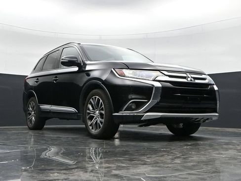 Used 2016 Mitsubishi Outlander AWD image 38