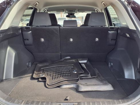 Used 2021 Toyota RAV4 LE FWD image 19