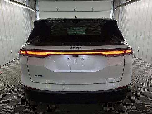 Used 2024 Jeep Wagoneer Launch Edition image 5