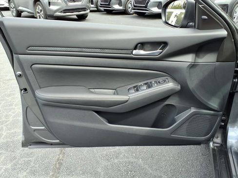 New 2025 Nissan Altima 2.5 SV image 8