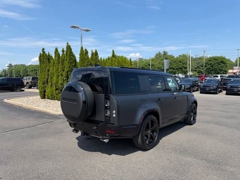 Used 2025 Land Rover Defender 130 V8 AWD/4WD image 3