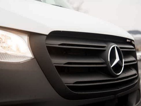 Used 2025 Mercedes-Benz Sprinter 2500 image 15