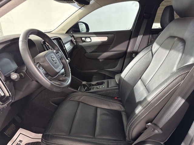 Used 2022 Volvo XC40 T5 Momentum AWD/4WD image 19