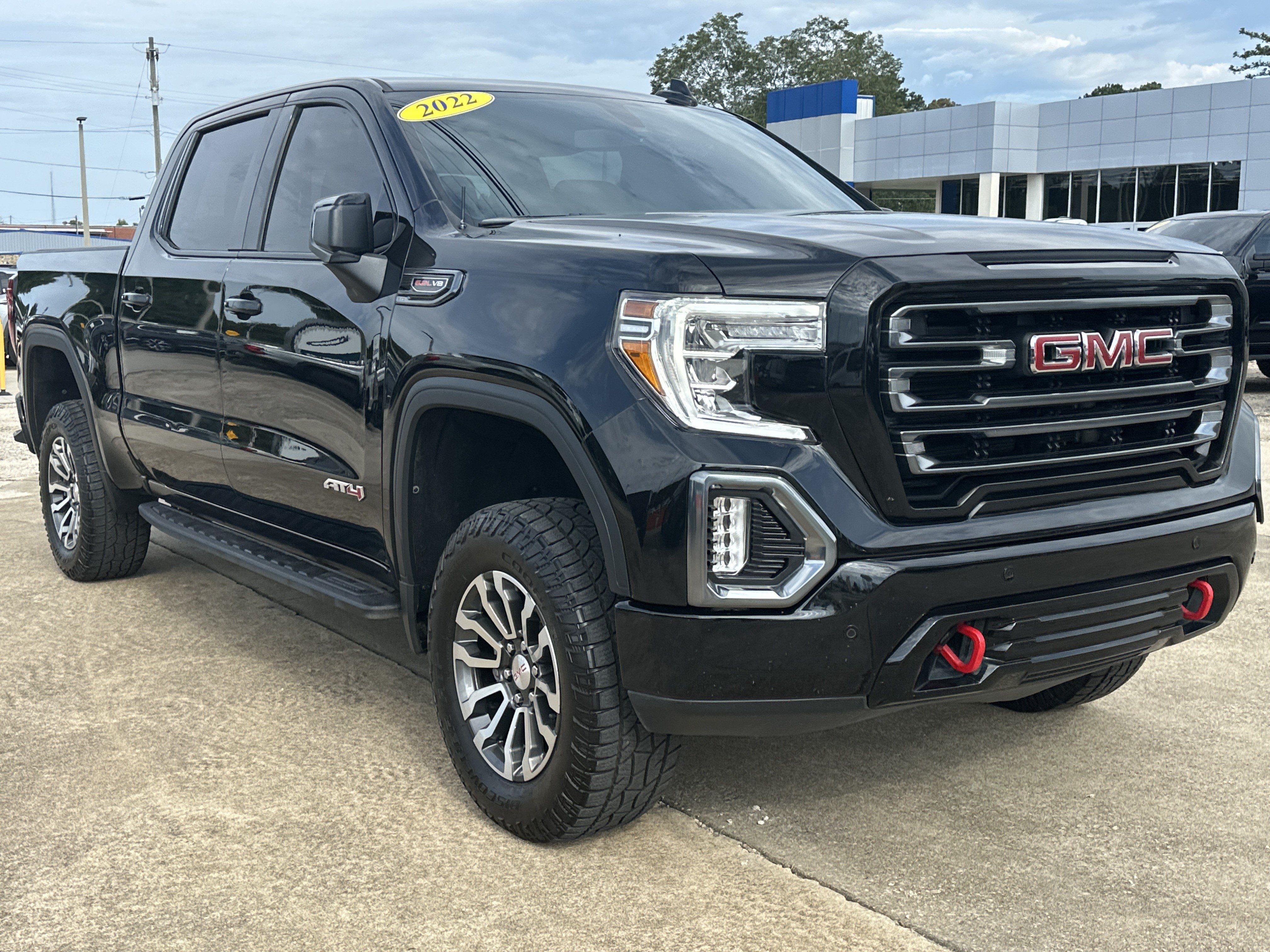 Certified 2022 GMC Sierra 1500 AT4 w/ AT4 Premium Package AWD/4WD image 3