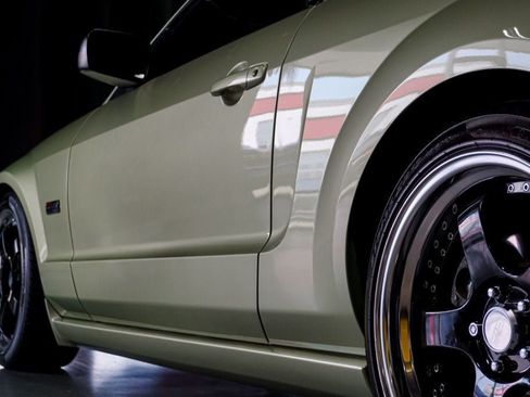 Used 2005 Ford Mustang GT RWD image 36