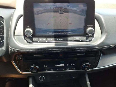 Used 2022 Nissan Rogue SV FWD image 14
