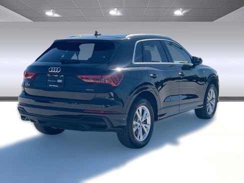 Certified 2025 Audi Q3 2.0T Premium w/ Convenience Package image 9
