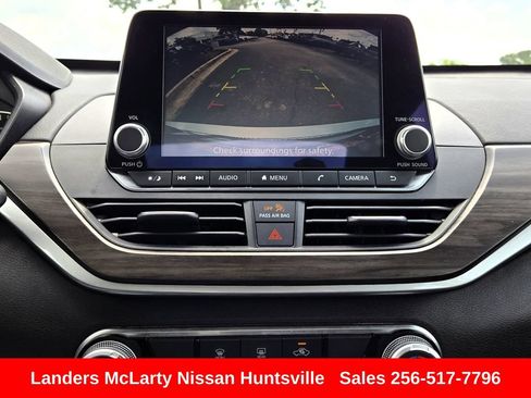 Used 2024 Nissan Altima 2.5 SV FWD image 19