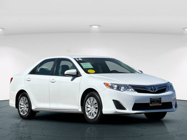 Used 2014 Toyota Camry LE FWD image 8