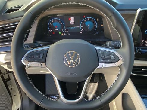 New 2026 Volkswagen Atlas SE image 18