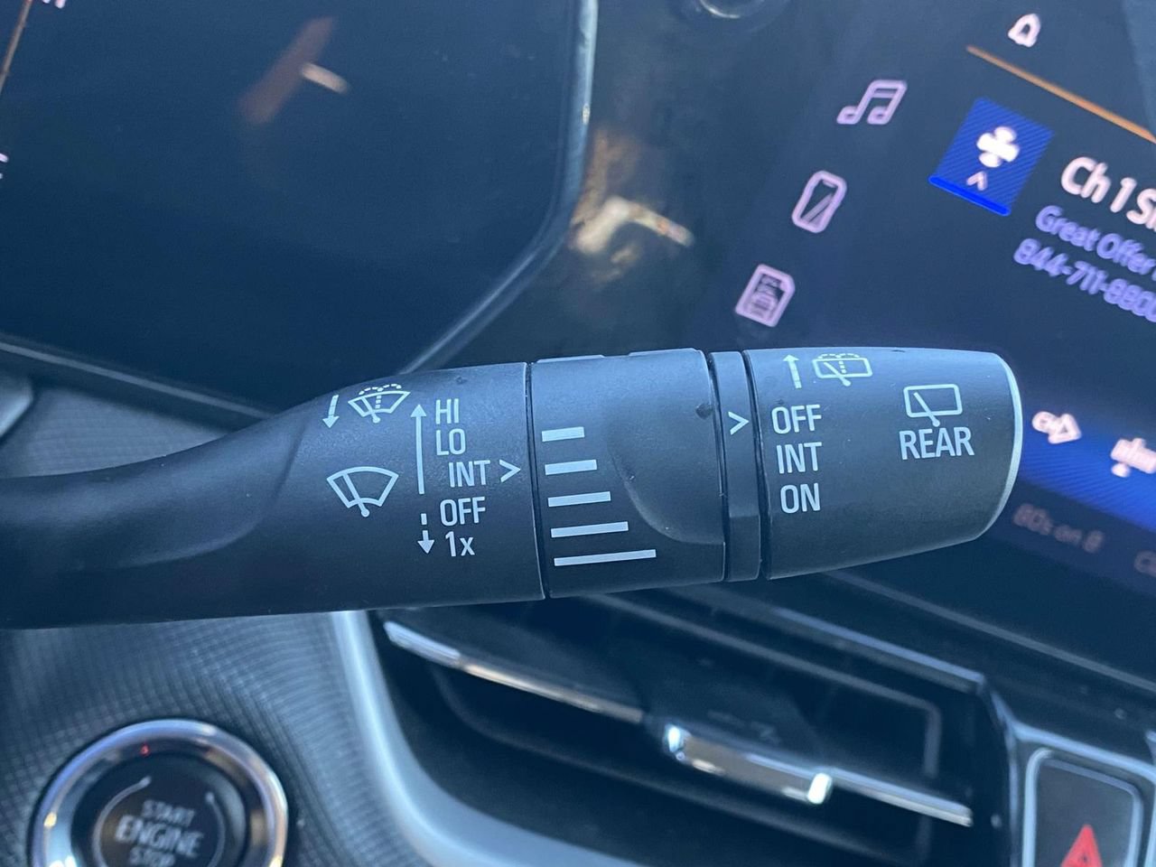 Used 2025 Chevrolet TrailBlazer LT AWD/4WD image 31