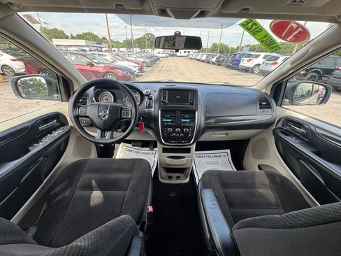 Used 2017 Dodge Grand Caravan SE w/ Power Window Group FWD image 15