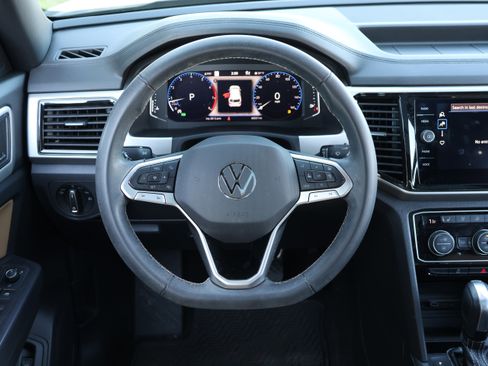 Used 2021 Volkswagen Atlas Cross Sport SEL Premium image 16