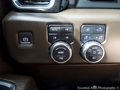 Used 2022 GMC Sierra 1500 Denali w/ Technology Package AWD/4WD image 21