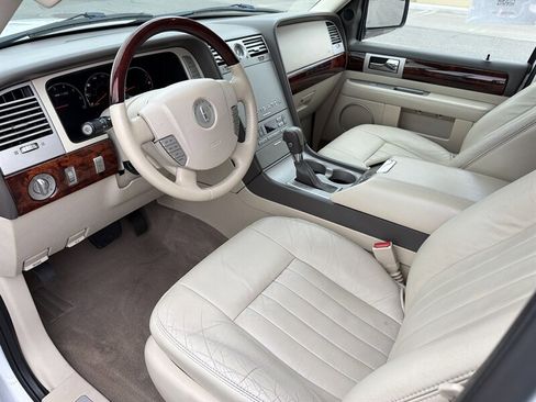 Used 2004 Lincoln Navigator Luxury image 14