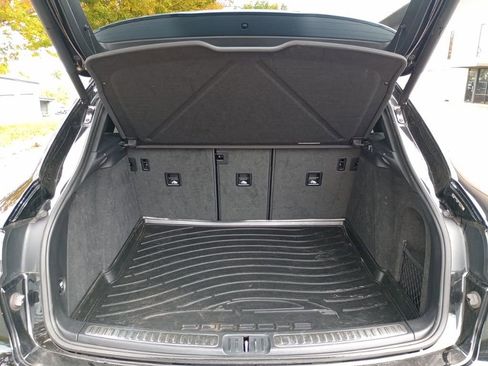 Used 2021 Porsche Macan image 13