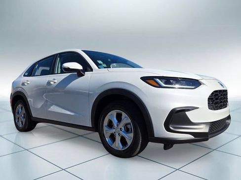 Certified 2023 Honda HR-V LX image 3