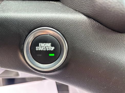Used 2024 GMC Terrain SLE AWD/4WD image 21