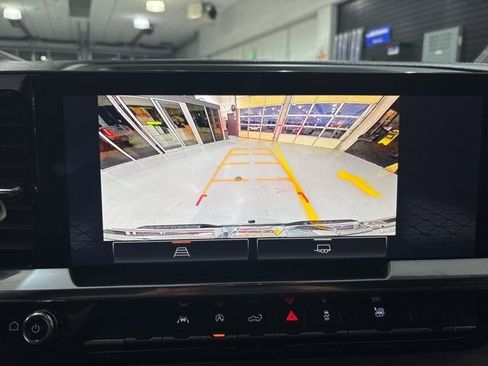 Used 2025 GMC Sierra 1500 SLT image 25