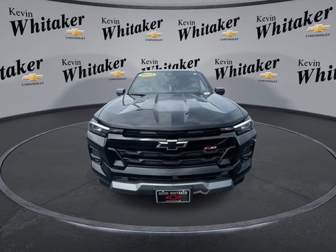 Certified 2025 Chevrolet Colorado Z71 w/ Midnight Edition AWD/4WD image 3