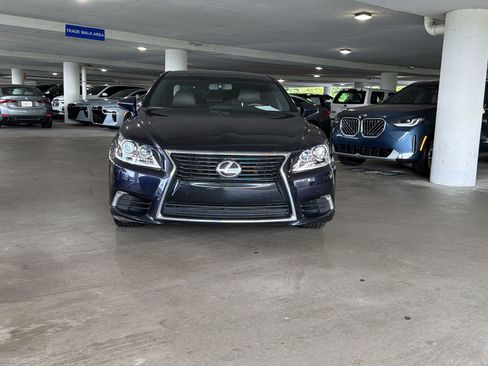 Used 2017 Lexus LS 460 RWD image 5