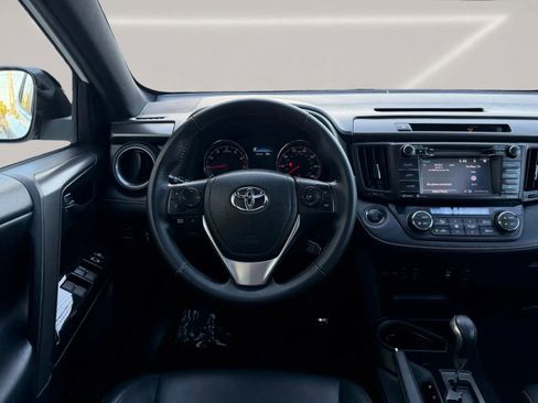 Used 2016 Toyota RAV4 SE image 11