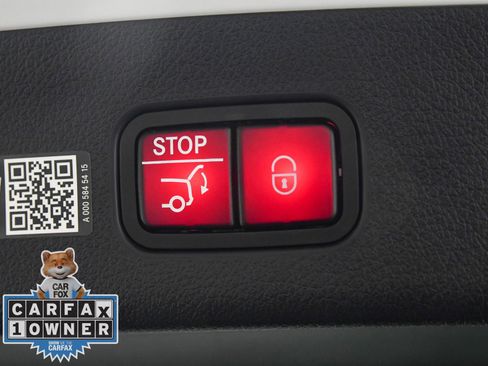 Used 2025 Mercedes-Benz GLC 300 4MATIC image 8