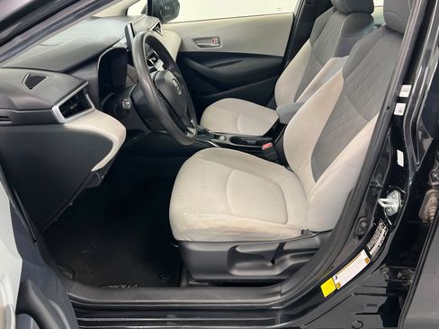 Used 2020 Toyota Corolla LE w/ Protection Package FWD image 17