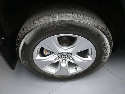 Certified 2025 Toyota RAV4 XLE w/ Convenience Package AWD/4WD image 12