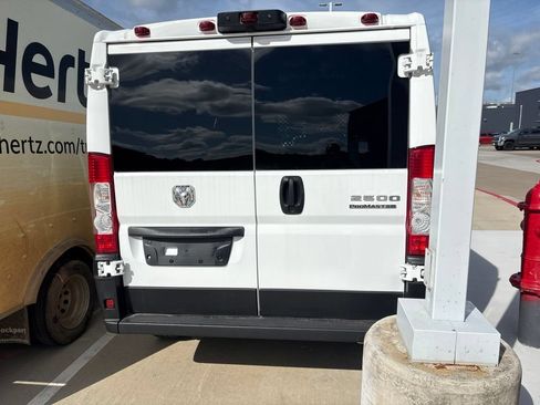 Used 2025 RAM ProMaster 2500 w/ U-Haul Equipment Group FWD image 4