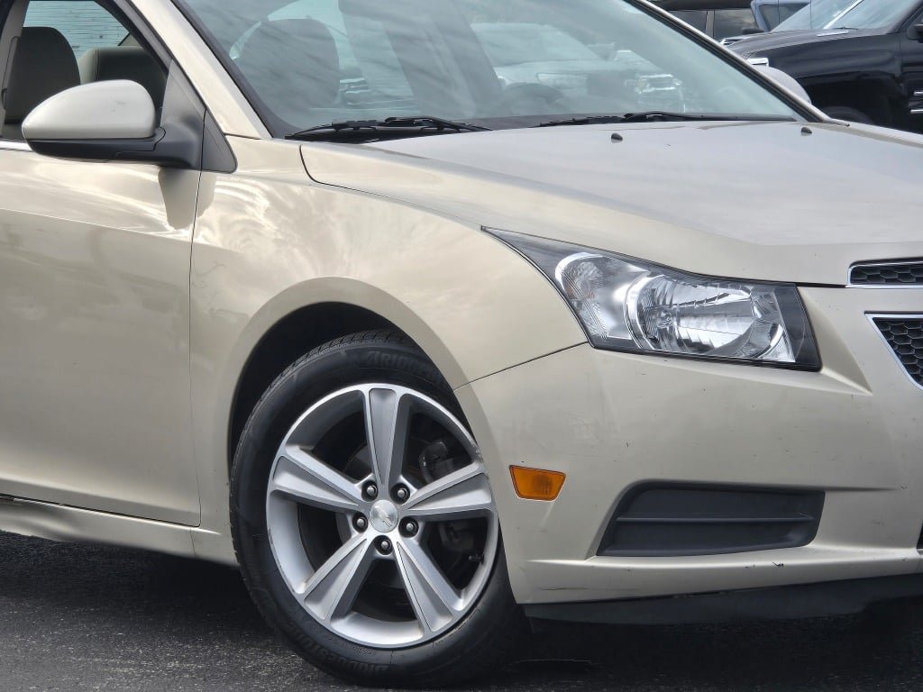 Used 2012 Chevrolet Cruze LT FWD image 2