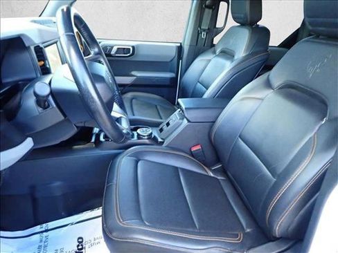 Used 2022 Ford Bronco Badlands image 11