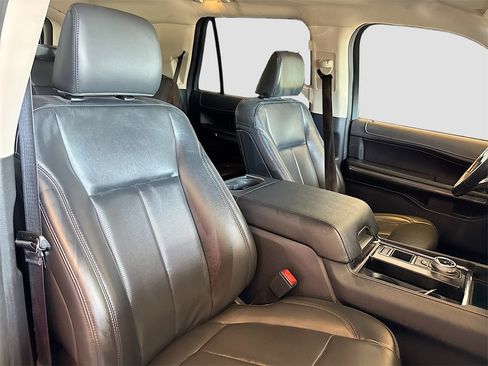 Used 2024 Ford Expedition XLT image 29