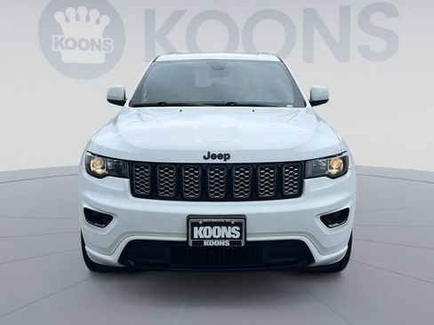 Used 2018 Jeep Grand Cherokee Altitude AWD/4WD image 11