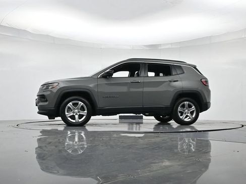 Used 2024 Jeep Compass Latitude AWD/4WD image 37