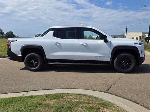 New 2026 Chevrolet Silverado EV LT image 4