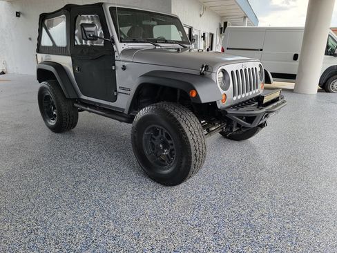 Used 2013 Jeep Wrangler Sport AWD/4WD image 7