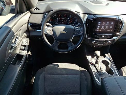 Used 2022 Chevrolet Traverse LT AWD/4WD image 12