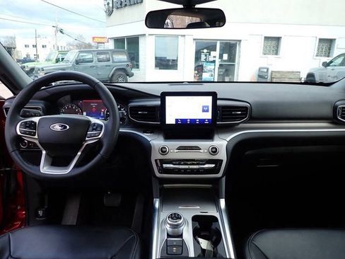 Used 2023 Ford Explorer XLT w/ Equipment Group 202A image 18