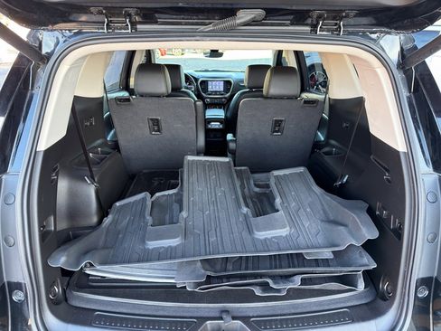 Used 2021 GMC Acadia Denali w/ Denali Technology Package image 20