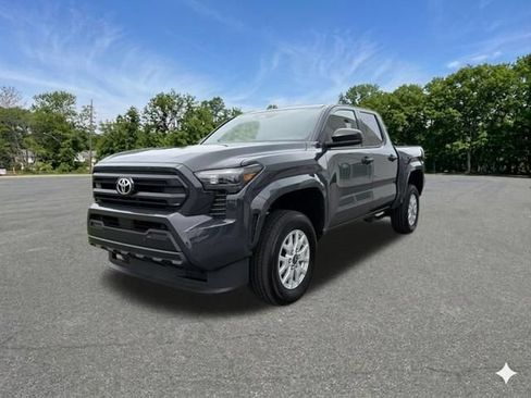 Used 2025 Toyota Tacoma SR w/ SR Upgrade Package AWD/4WD image 4