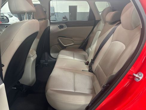 Used 2025 Kia Soul LX w/ LX Technology Package image 35