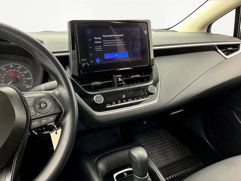 Used 2025 Toyota Corolla LE image 6